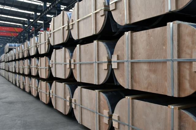 Graphite Electrodes And Graphite Products Delivery To Customers Site